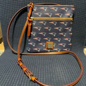 Dooney & Bourke NFL New England Patriots Double Zip Crossbody Purse Handbag NWOT
